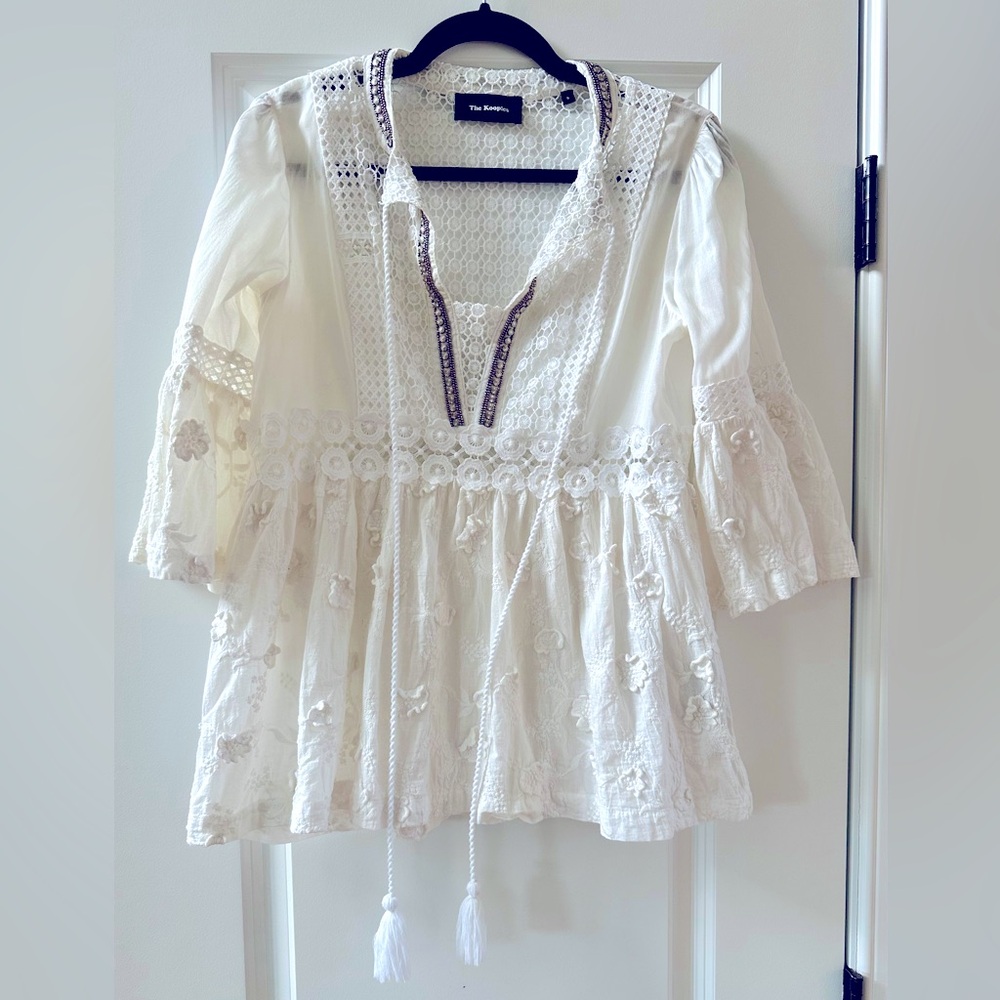 The Kooples white summer top in cotton, size small.